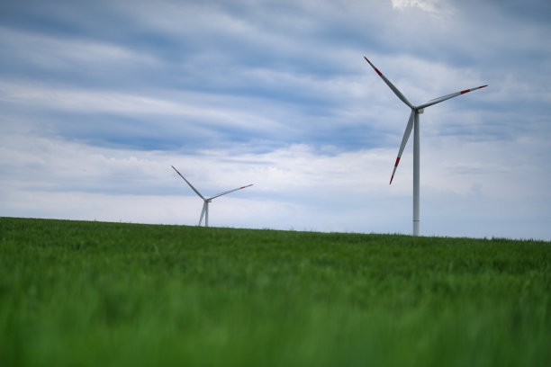 美丽大自然中的风能图片下载