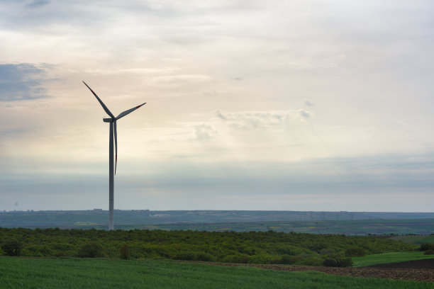 美丽大自然中的风能图片下载