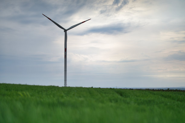 美丽大自然中的风能图片下载