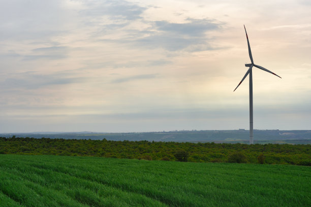 美丽大自然中的风能图片下载