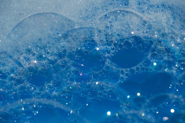 肥皂泡沫水表面纹理。图片下载