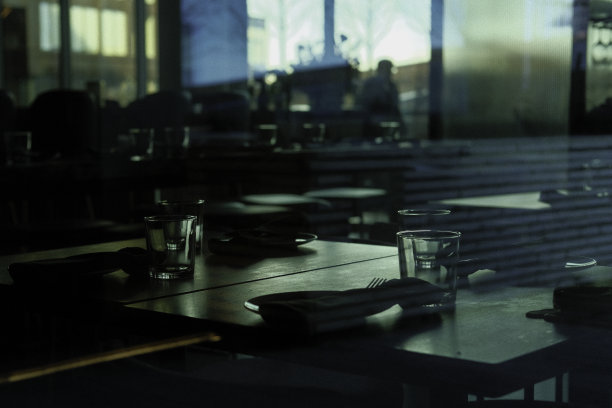 餐厅在清晨图片下载