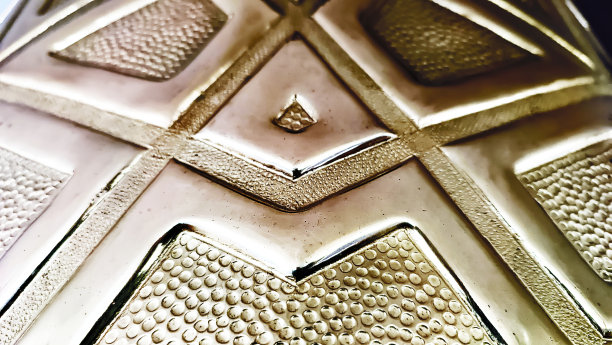 有伊斯兰图案的铜雕图片下载