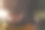 小女孩站在室内拿着智能手机图片下载