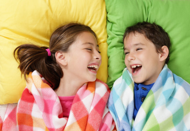 笑的孩子图片下载