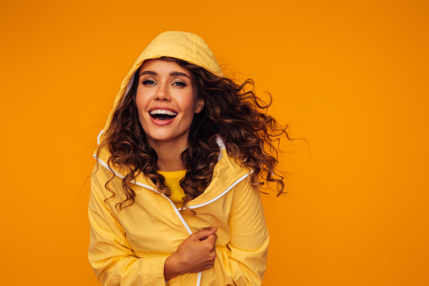 美丽感性的女人，完美的发型图片下载