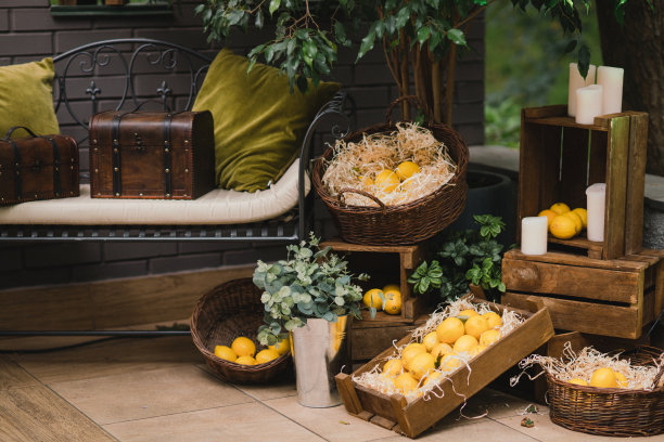 休息室和照片区和欧洲传统婚礼装饰室外餐厅接待前。图片下载