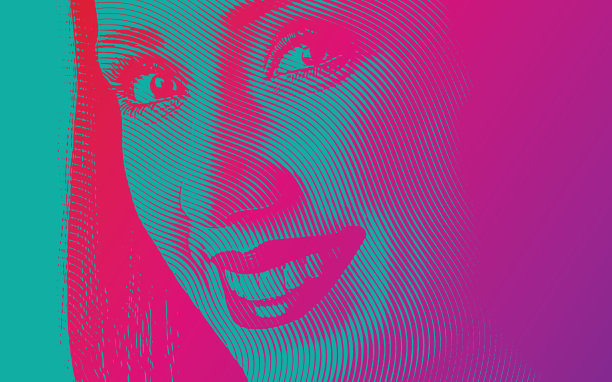 一个年轻女子微笑的特写图片下载