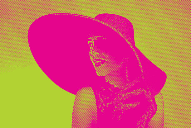 迷人的年轻女子在复古宽边帽图片下载