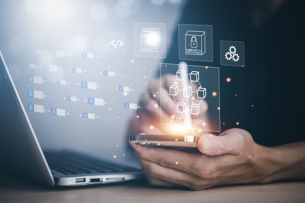 商务人士使用笔记本电脑使用区块链金融技术网络概念，数字货币将比特币用于在线支付和货币交易，金融科技概念与区块加密，图片下载