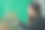 年轻的困惑和惊讶的女人坐在家里用手指着她的笔记本电脑屏幕。图片下载