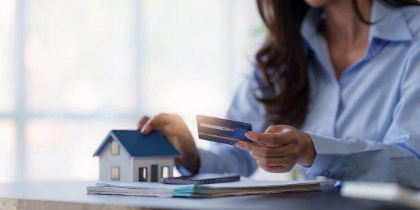 亚洲会计专业计算家庭账单，审核和分析家庭账单，并提交纳税申报表图片下载