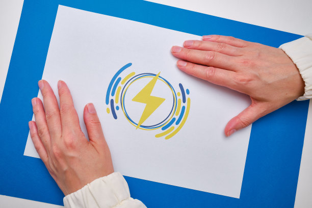 10月是全国能源意识月。能源消耗的优化与管理。引进先进技术，鼓励使用可再生能源。能源安全。向量图片下载