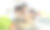 亚洲年轻单身母亲与儿子和女儿在厨房。一起享受家庭活动。图片下载