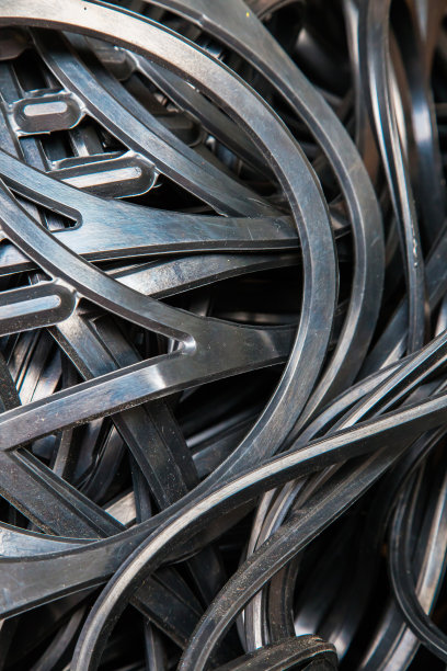 大型缓冲橡胶黑色工业冰箱，特写。图片下载