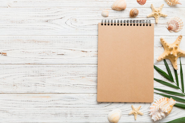 空白书写书与夏季海滩配件的背景，复制空间。平铺与拷贝空间图片下载