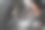 女人手用转向灯开关，特写。转动车灯图片下载