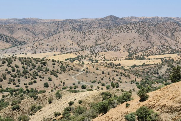 摩洛哥阿特拉斯山脉壮丽的山景图片下载