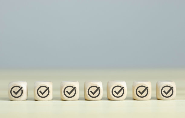 木块与复选标记清单排列图片下载