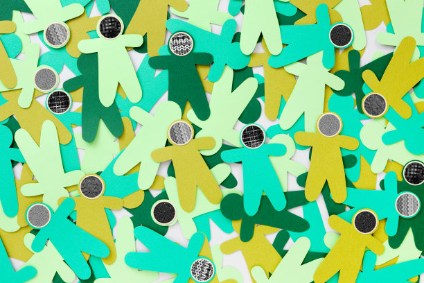 广播的男孩图片下载