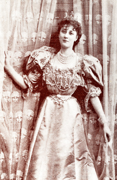 巴黎时装，女孩舞会礼服，百褶裙图片下载