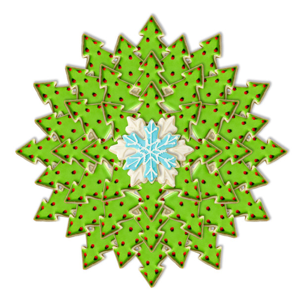 圣诞树和雪花:用节日装饰的冰镇圣诞饼干制作的圣诞花环图片下载