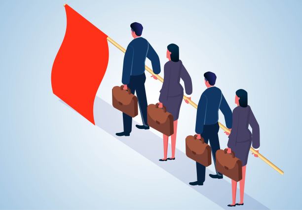 团队成就，赢得团队挑战或实现团队目标，企业文化概念，举着胜利旗帜行进的等距业务团队图片下载