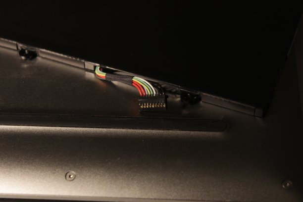 超级本更换电池的连接器图片下载