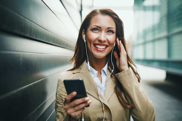 她为成功而生图片下载