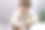 孩子用放大镜看水。有选择性的重点。图片下载
