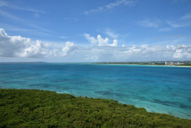 日本冲绳县宫古岛的热带海滩图片下载