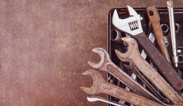 旧的车库工具生锈的金属背景图片下载