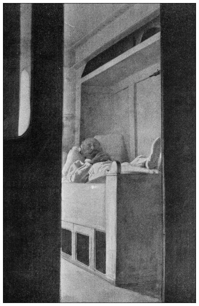 古董照片:阿尔弗雷德·德雷福斯在“斯法克斯”号船上图片下载