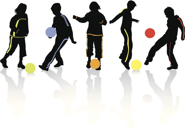 男孩练习足球。图片下载