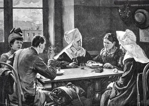 一个年轻的女孩考虑进入修道院，在餐桌上，她的父母和两个修女图片下载