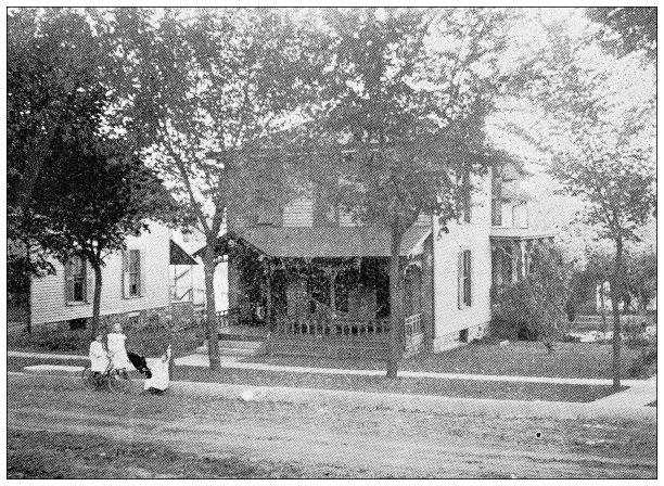 来自堪萨斯州劳伦斯的古董照片，1898年:住宅建筑外观图片下载