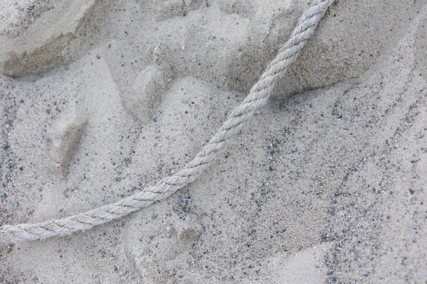 沙滩上的绳子图片下载