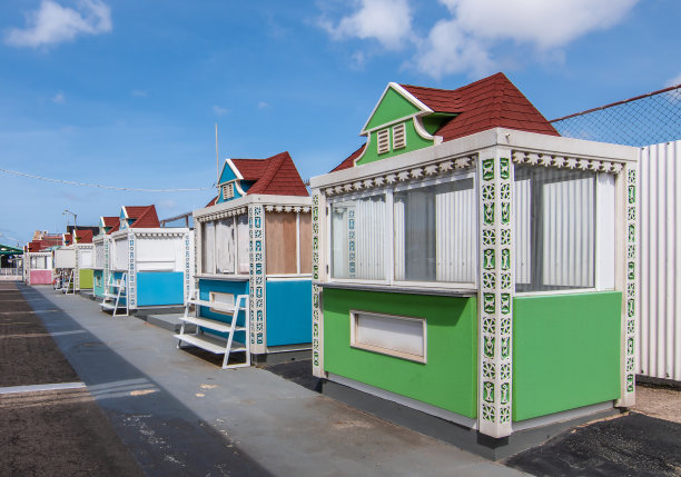 阿鲁巴，Oranjestad，五颜六色的小贩摊位。图片下载