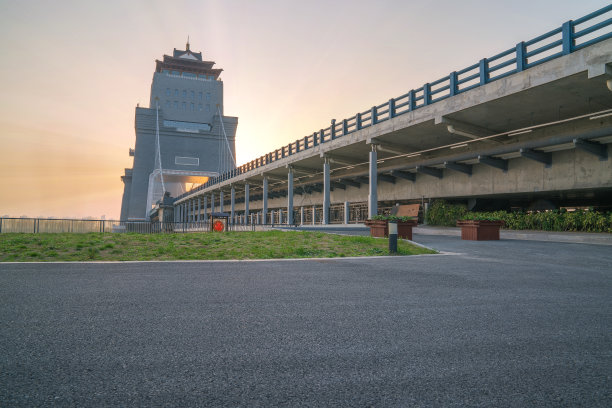 中国江苏省扬州市古运河桥及运河风光图片下载