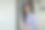 美丽的亚洲女商人站在那里，双臂交叉，看着镜头，开心地笑着。图片下载