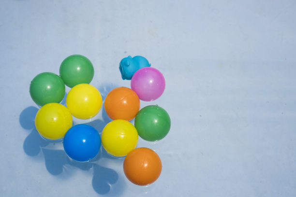 彩色的球。图片下载