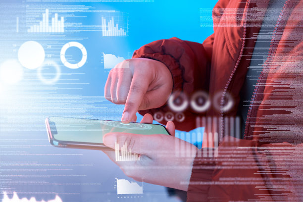 手，电话或人打字覆盖3d分析，全息图表在线或技术创新。特写，移动应用触摸屏ui或全息图ux与黑客搜索物联网数字网站图片下载