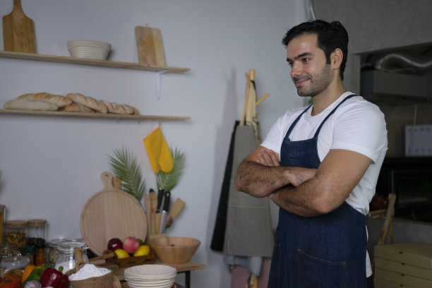 创业者制作披萨出售，小本生意图片下载