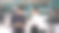 西装革履的专业修理工在汽车修理厂工作。修理工和顾客谈了谈，同意把车修好。发合同取车。两人满意地握了握手。图片下载