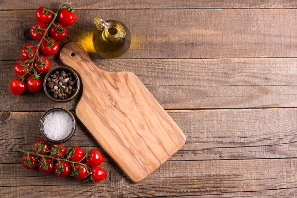 木板食品背景。餐桌上的烹饪材料。横幅。布局。图片下载