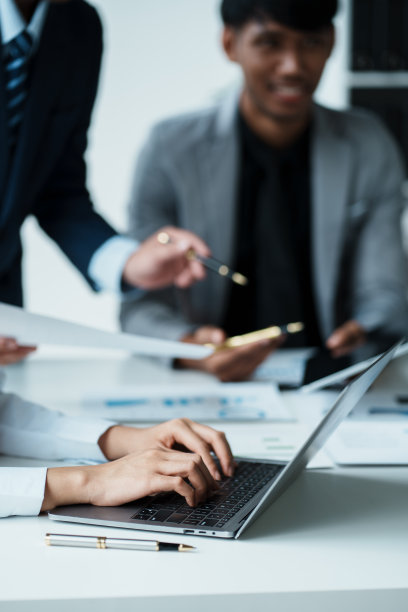 商务咨询会议工作，集思广益新的商业项目融资投资理念。图片下载