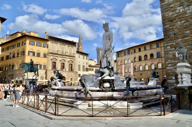 意大利佛罗伦萨的大教堂广场图片下载