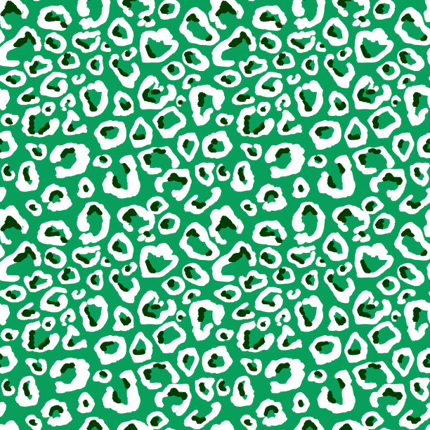 豹在绿色图片下载