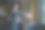 亚洲女商人在办公桌前用笔记本电脑工作时伸展身体放松的照片。图片下载
