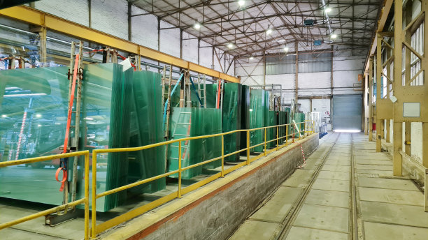 玻璃窗工厂图片下载